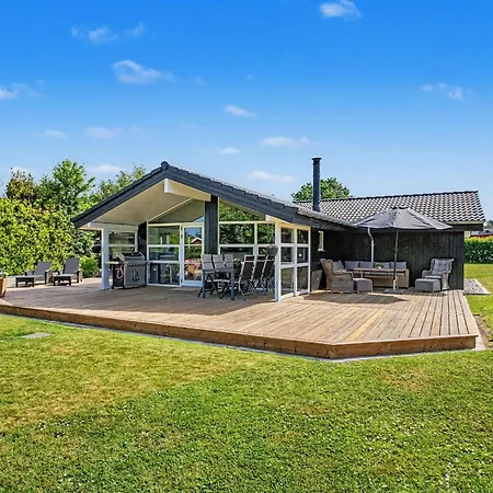 Holiday home Frederikke - 875m From The Sea By Interhome *