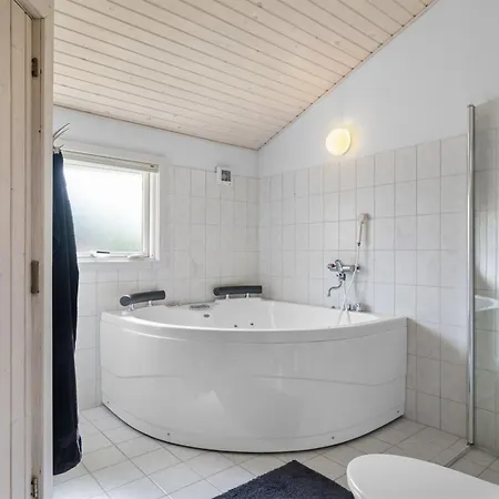 Holiday home Frederikke - 875m From The Sea By Interhome Humble