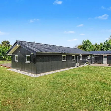 Vakantiehuis Frederikke - 875m From The Sea By Interhome *